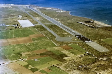 El Aeropuerto de Murcia-San Javier cumple 50 años abierto al tráfico civil